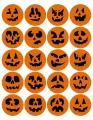 Dvacet oranžových koleček s černými vyřezávanými obličeji dýní, různé výrazy, jedlý obrázek na dort na Halloween