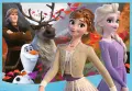 Anna a Elsa s Olafem, Svenem a Kristoffem v podzimním lese s červeným listím a horami, jedlý obrázek na dort