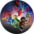 Kulatý jedlý obrázek se čtyřmi bojovníky LEGO Ninjago v modré, zelené, červené a černé masce před neonovým městem, jedlý obrázek na dort