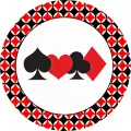 Kulatý jedlý obrázek s pokerovými symboly piky, srdce, kříže a káry v černém, červeném a bílém geometrickém lemu, jedlý obrázek na dort