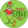 Usmívající se Grinch v červeném santovském kabátku s čepicí a pes Max se sobím parůžkem na zeleném pozadí, jedlý obrázek na dort