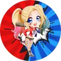 Kulatý jedlý obrázek s roztomilou chibi Harley Quinn s modro-růžovými culíky a pálkou na červeno-modrém komiksovém pozadí