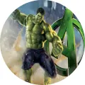 Zelený Hulk v bojovém postoji před znakem Avengers a městem, jedlý obrázek na dort