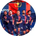 Kulatý jedlý obrázek na dort: pět fotbalistů v modrých dresech s nápisem PARIS a zlatým pohárem nad nimi, jedlý obrázek na dort