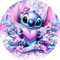 Modrý Stitch držící třpytivé růžové srdce mezi fialovými květy, kulatý jedlý obrázek na dort