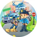 Kulatý jedlý obrázek na dort: usměvavý policista s vysílačkou a německý ovčák ve vestě POLICE, v pozadí vrtulník, auto a motorka, barevný dě