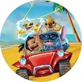 Stitch a Lilo v červené plážové bugině u tyrkysového moře s palmou, jedlý obrázek na dort