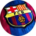 Kulatý jedlý obrázek s erbem FC Barcelona na pruhovaném granátovo-modrém dresu, jedlý obrázek na dort