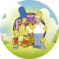 Kulatý jedlý obrázek s rodinou Simpsonových, Homer drží koblihu, v pozadí obří růžový donut na modré obloze, jedlý obrázek na dort