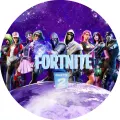 Kulatý jedlý obrázek na dort: postavy hry Fortnite v barevné výstroji před fialovou vesmírnou oblohou s hvězdami a modrým nápisem Chapter 2