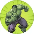 Zelený Hulk v letu s fialovými kalhotami na světle zeleném paprskovém pozadí, jedlý obrázek na dort