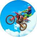 Motokrosová motorka v červeno-bílé barvě s jezdcem v žluto-modrém oděvu ve skoku proti modré obloze, jedlý obrázek na dort