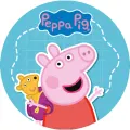 Kulatý jedlý obrázek s prasátkem Peppou v červených šatech, fialovým batůžkem a žlutým medvídkem Teddym na modrém pozadí, obrázek na dort