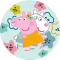 Kulatý jedlý obrázek na dort: růžová Peppa v oranžových šatech objímá bílou ovečku Suzy na tyrkysovém pozadí s pastelovými květy