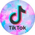 Logo TikTok v černé, tyrkysové a růžové barvě na akvarelovém pozadí s hvězdičkami, jedlý obrázek na dort