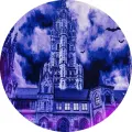 Kulatý jedlý obrázek s věžemi školy Nevermore, netopýry a fialovým nebem ze seriálu Wednesday, obrázek na dort
