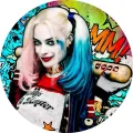 Harley Quinn s baseballovou pálkou na pestrém graffiti pozadí s komiksovým nápisem, jedlý obrázek na dort