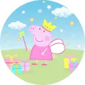 Prasátko Peppa jako víla v růžových šatech s korunkou a hůlkou mezi dárky, jedlý obrázek na dort