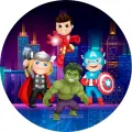 Kulatý jedlý obrázek s kreslenými Avengers – Thor, Iron Man, Hulk a Captain America – na pozadí nočního města, jedlý obrázek na dort
