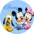 Kulatý jedlý obrázek na dort: batolecí Mickey v modrém overalu, Minnie v růžové mašli a Pluto na světle modrém pozadí, jedlý obrázek na dort