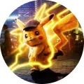 Kulatý jedlý obrázek s Pikachuem v hnědé detektivní čepici před žlutými blesky a nočním městem, jedlý obrázek na dort