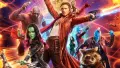 Strážci galaxie na vesmírném pozadí s fialovými a zlatými paprsky, Star-Lord, Groot a Rocket, jedlý obrázek na dort