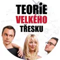 Kulatý jedlý obrázek s logem Teorie velkého třesku, vzorci na pozadí a postavami Sheldona, Penny a Leonarda, určený na dort