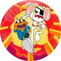 Danger Mouse s páskou přes oko a Penfold v modrém obleku před žlutooranžovou komiksovou explozí, jedlý obrázek na dort