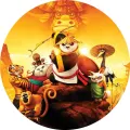 Panda Po v slaměném klobouku v bojové pozici s mistry kung fu a rohatým protivníkem na zlatavém pozadí, jedlý obrázek na dort