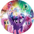 Kulatý jedlý obrázek s Twilight Sparkle s roztaženými křídly, obklopenou poníky na duhovém pozadí, jedlý obrázek na dort