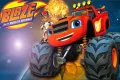 Červený monster truck Blaze a řidič AJ v závodním overalu na tmavém pozadí noční oblohy s ohnivými jiskrami, jedlý obrázek na dort