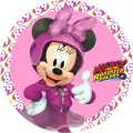 Myška Minnie v růžovém závodním overalu a helmě s palcem nahoru, růžové pozadí, jedlý obrázek na dort
