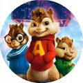 Tři kreslené veverky Alvin, Simon a Theodore v barevných svetrech na fialovo-modrém pódiu, jedlý obrázek na dort
