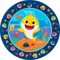 Kulatý jedlý obrázek s žlutým žralůčkem Baby Shark, rybkami a chobotničkou na modrém pozadí s lemem, jedlý obrázek na dort