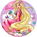 Blonďatá Barbie v růžových šatech mezi květinami a motýly na fialovém pozadí, jedlý obrázek na dort