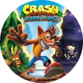 Crash Bandicoot vyskakuje z portálu v zelené džungli, vedle něj maska Aku Aku a v pozadí Neo Cortex, jedlý obrázek na dort