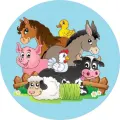 Kulatý jedlý obrázek na dort: kůň, prase, kráva, osel a ovečka u balíku sena na světle modrém pozadí, nahoře kachnička a slepička