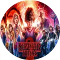 Hrdinové seriálu Stranger Things 2 na pozadí s monstrem, kulatý jedlý obrázek na dort