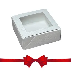 Krabice na cukroví s průhledem 160x160,v.60mm (imitace kůže - bílá)