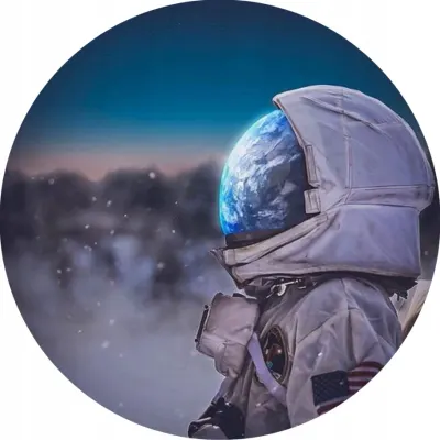 Kosmonaut – odraz Země v průzoru přilby – jedlý papír na dort