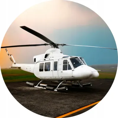Vrtulník – Helikoptéra bílá na letišti – jedlý papír na dort
