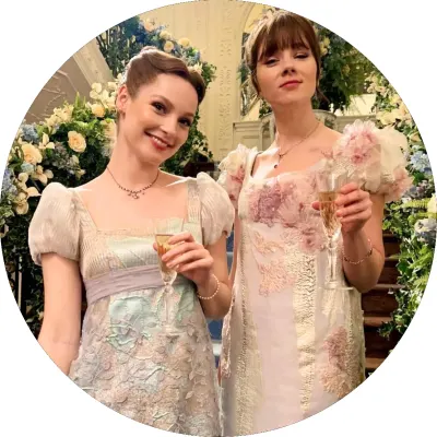 Bridgertonovi – Francesca a Eloise s přípitkem – jedlý papír na dort