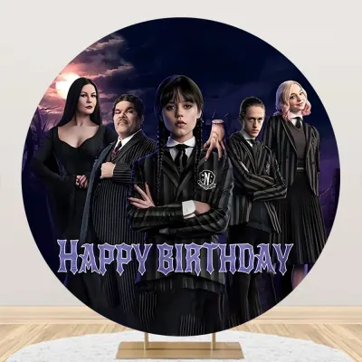 Wednesday – s přáteli a nápisem Happy Birthday – jedlý papír na dort