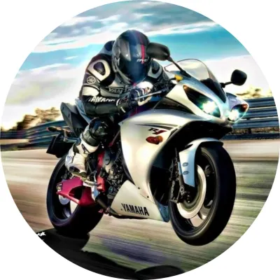 Motorka – bílý sportovní stroj se světly – jedlý papír na dort