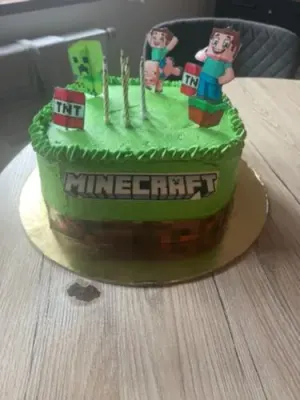 Fotka od zákaznice Klára – Jedlý papír MINECRAFT v nabídce jedlý papír i fondán