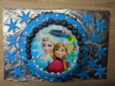 Fotka od zákaznice Tereza – Jedlý papír - obrázek na dort - kruh: FROZEN - PARTY