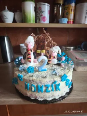 Fotka od zákaznice Tereza – Smartflex Velvet Vanilka 250 g v sáčku (Potahovací a modelovací hmota na dorty) ▹