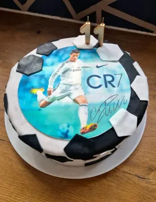 Fotka od zákaznice Renáta – Jedlý papír: Fotbalista Cristiano Ronaldo | CR7 v nabídce jedlý papír i fondán