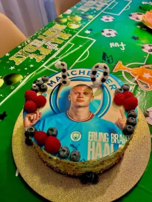Fotka od zákaznice Kristýna – Jedlý papír MANCHESTER CITY - HAALAND ★ oblíbený tisk na jedlý papír