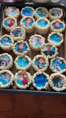 Fotka od zákaznice Růžena – Jedlý papír na CUPCAKES A PERNÍČKY: FROZEN v nabídce jedlý papír i fondán